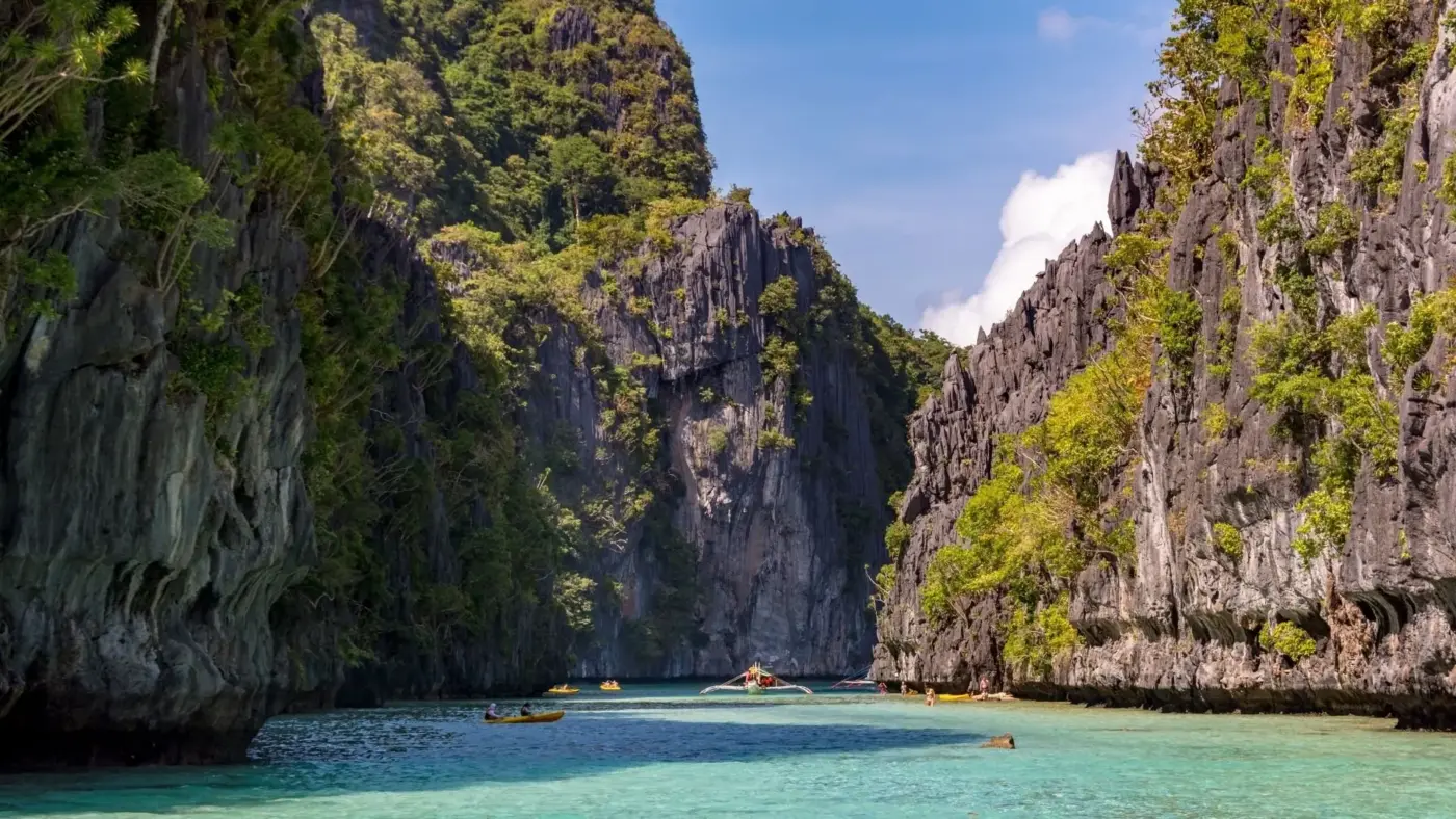 El nido island hopping tour boat in the lagoons of Bacuit Bay