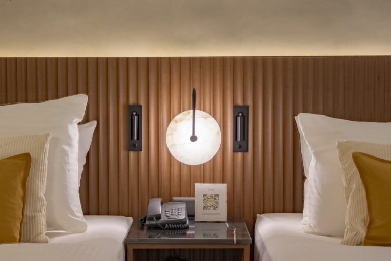 Superior Twin — interior detail